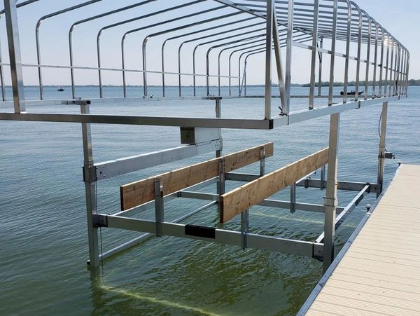 Lake Accessories l Boat Lift & Dock l Pier Perfection