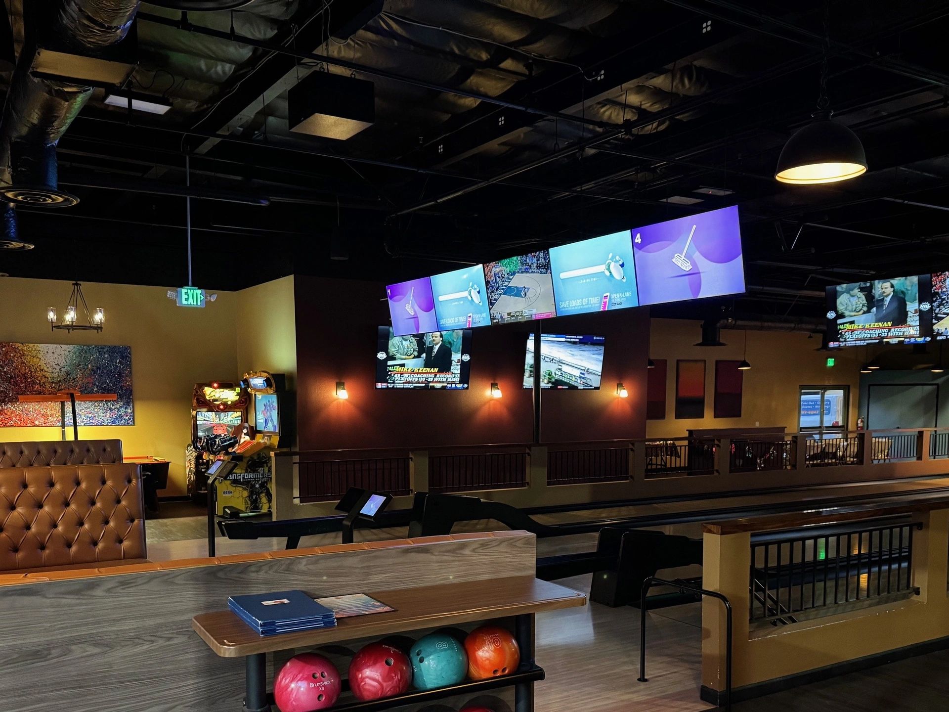 Sunset Lanes bowling center in Thousand Oaks