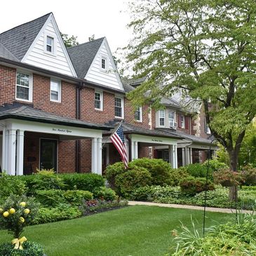 townhouses with flag