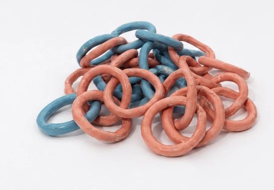 Conditions for Continuity
Pink and blue porcelain, interlinked chains
20 × 25 × 7 cm