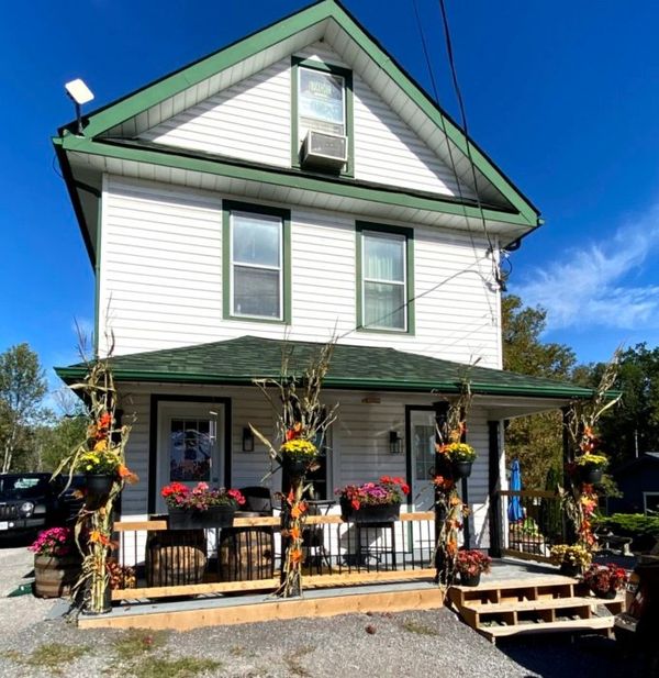 Georgeygirl Art Studio, Buckhorn, Ontario 