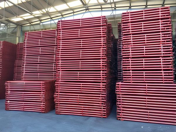 magazzino puntelli ponteggio edilizia