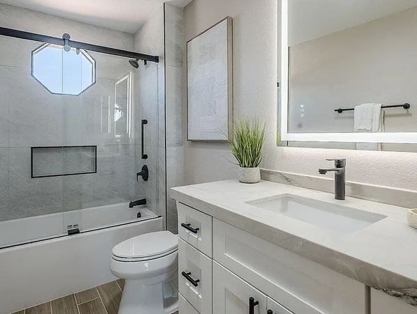 Bathroom by A-Z Contracting