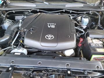 Toyota VVT-I V6 engine bay.