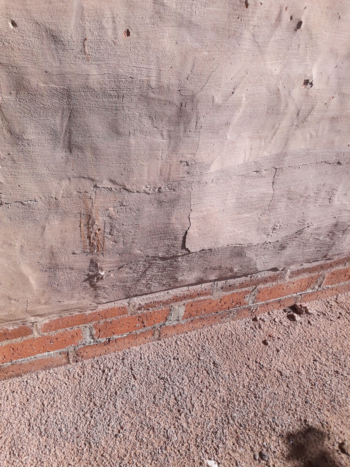 Mud brick patchwork finish