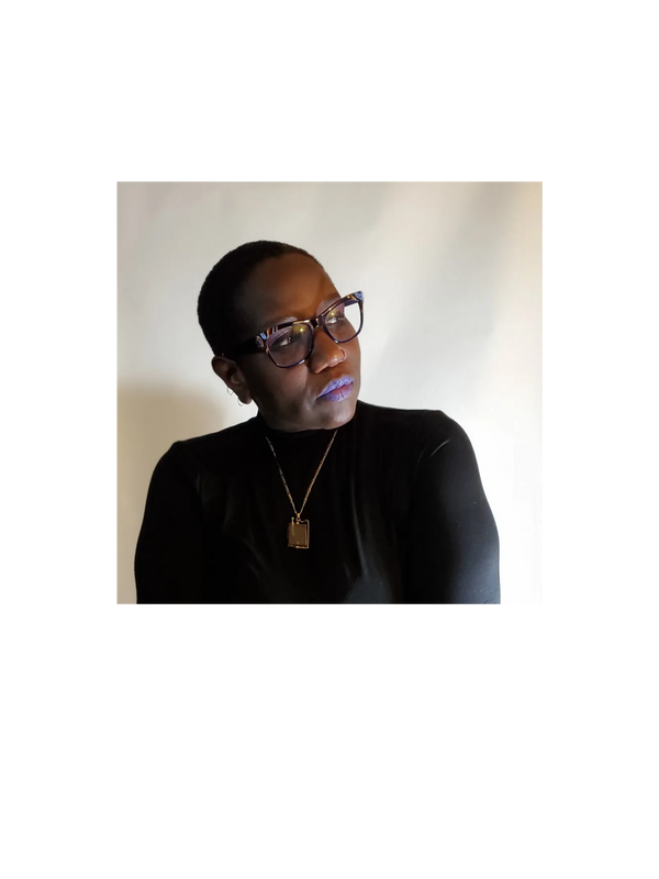 Woman wearing fashionable frames.
