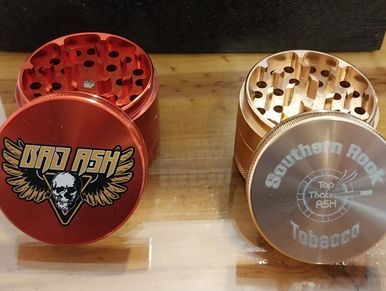 MEDIUM METAL GRINDER WITH SOUTHERN ROCK TOBACCO LOGO ENGRAVVED ON LID