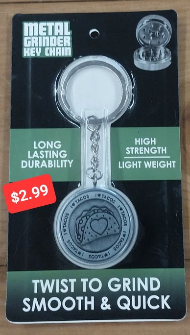SMALL METAL KEYCHAIN GRINDER