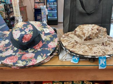 BUCKET HATS CAMO AND FLORAL