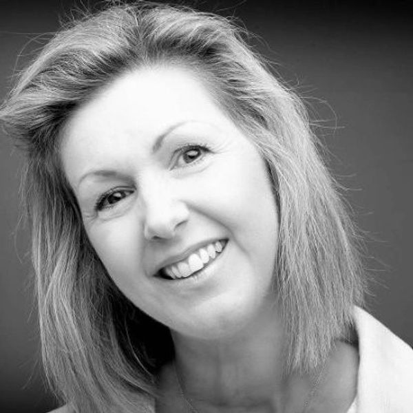 Headshot of Susan Gale-Phillips