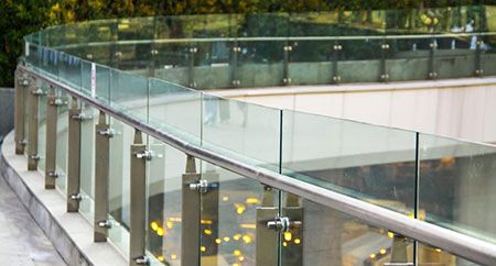 How to Clean Glass Railing – Maintain a Dust-Free Railing