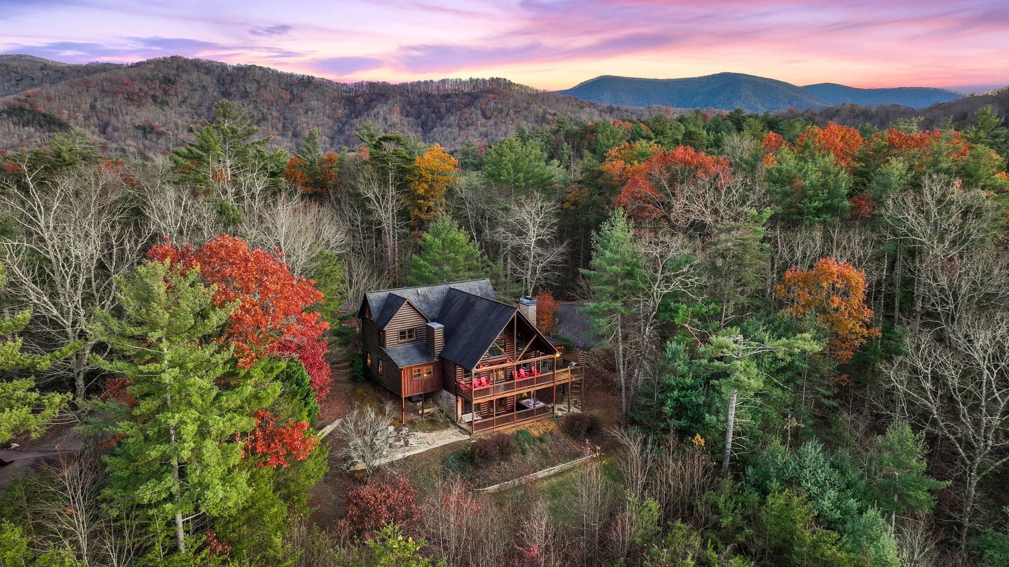 Unforgettable Cabin: Luxury Blue Ridge Mountain Retreat