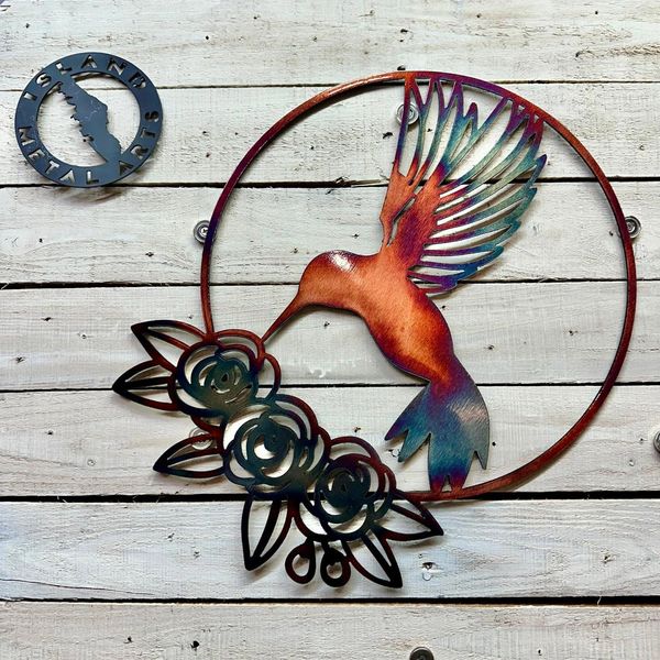Hummingbird Beauty in Lines 