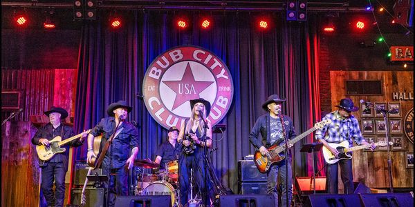 When you want a great country band. Check out Wildwood Country.