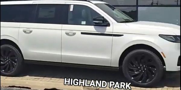 A 2026 Lincoln Navigator at Highland Park Ford Lincoln