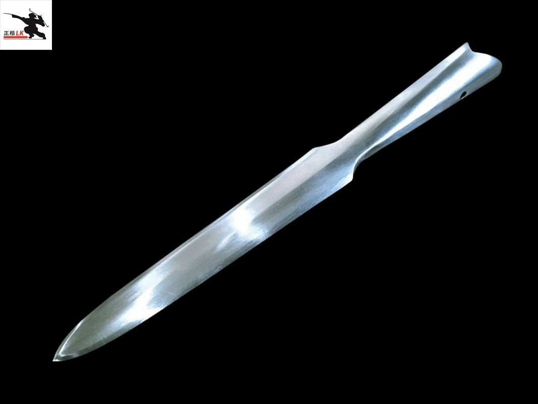 Cavalry Swallow Tail Spear