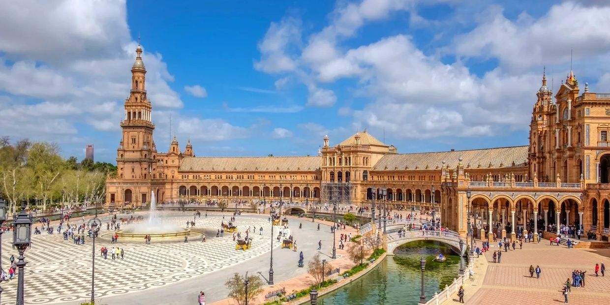 Pathway to Spain. Spanish Pathway program. Live in Spain. 
