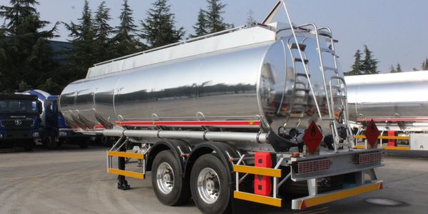 Aluminum Fuel Tanker - Tomeko Engineered Trailers