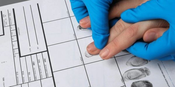 VERIFICACIÓN DE ANTECEDENTES PENALES Y LISTAS RESTRICTIVA 