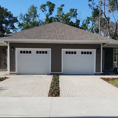 Unfurnished Villa 
3 bdrm | 2 bath | Private Garage
