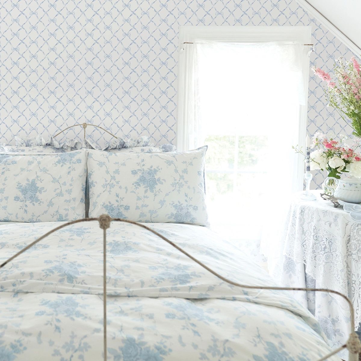 LoveShackFancy Bella Ribbon Trellis Wallpaper - Thumbnail 2