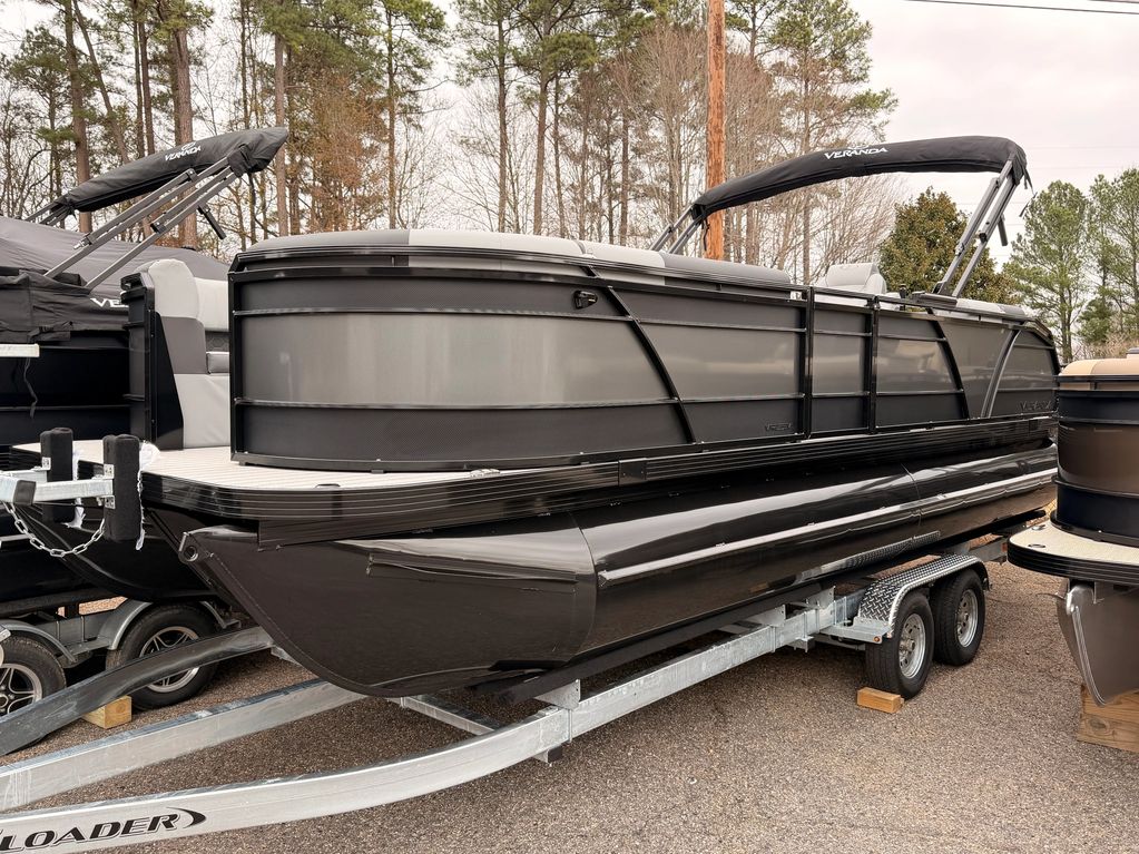 Veranda Relax VR 235 VL with F300 300 hp Yamaha outboard - Versa Lounger