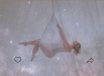 Extensive Maternity wardrobe
Fine Art and High End Maternity gowns, props and sets