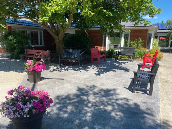 Inviting outdoor meeting places at Conestoga Crest