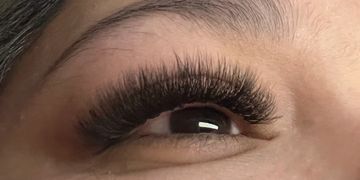 Full volume Eyelash Extensions 