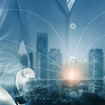 elektrik projesi çiziminde mühendislik hizmeti sunan bir elektrik mühendisi