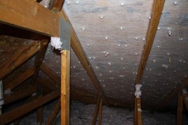 Humidité excessive dans l'entretoît