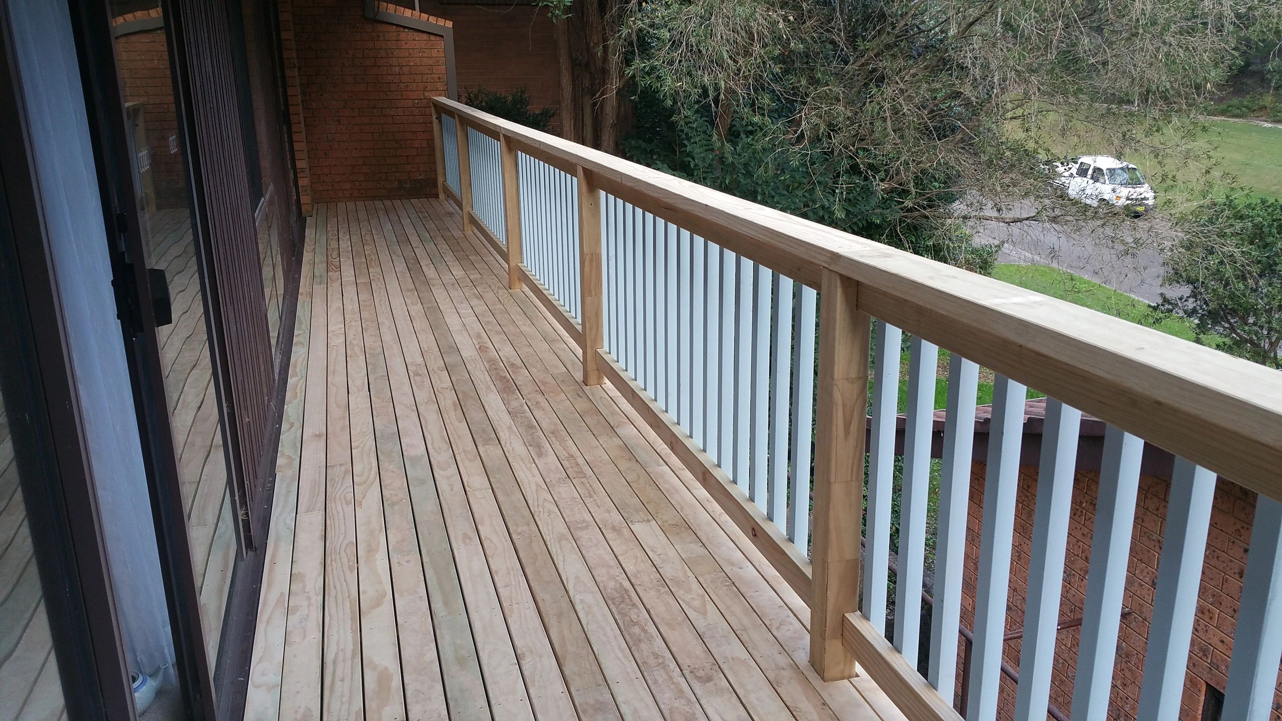 Decks handrails balustrading