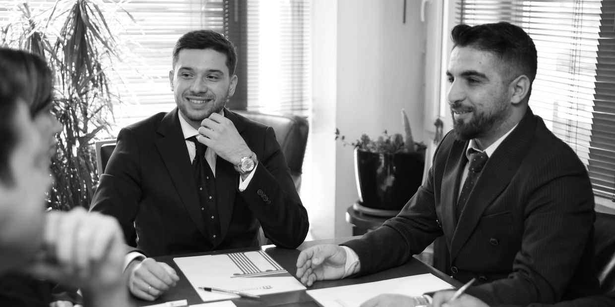 Lexin Legal Hukuk Bürosu avukatları müvekkil danışmanlık toplantısı