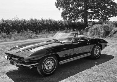 1963 Chevrolet Corvette C2 Sting Ray in Tuxedo Black for sale at Supercar Group