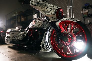 Custom Street Glide. Harley-Davidson.