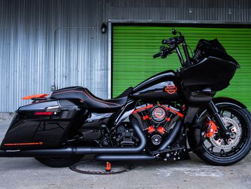 ▷ Harley-Davidson Street Glide · Custom bikes