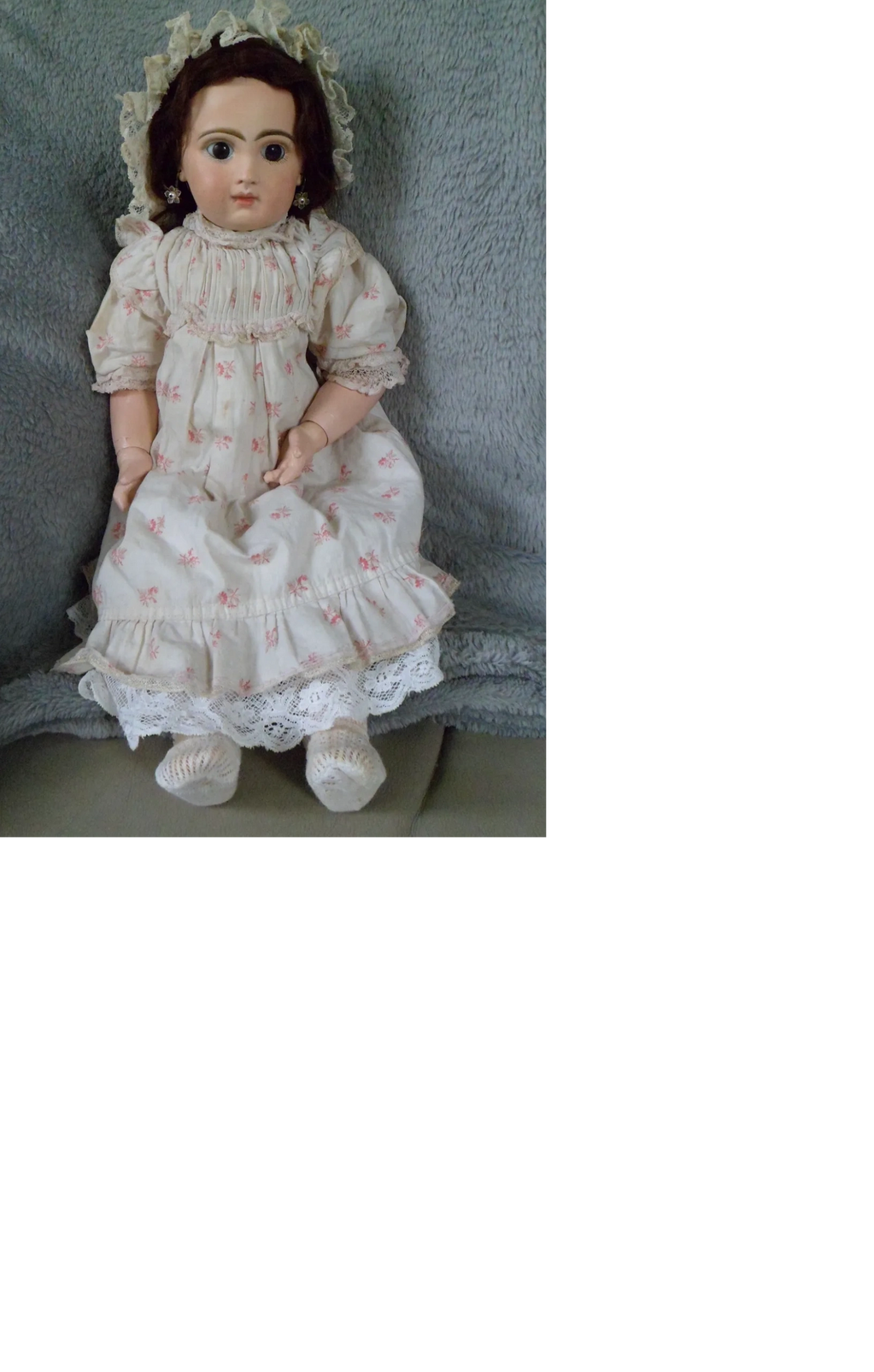 This poor little girl was in a terrible state when I bought her, but what attracted me to her is tha