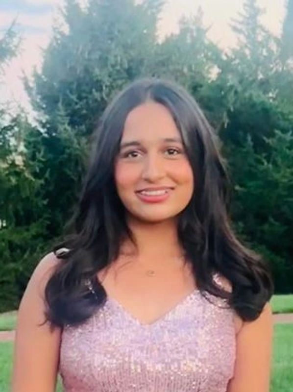 headshot of Anvi Chaturvedi