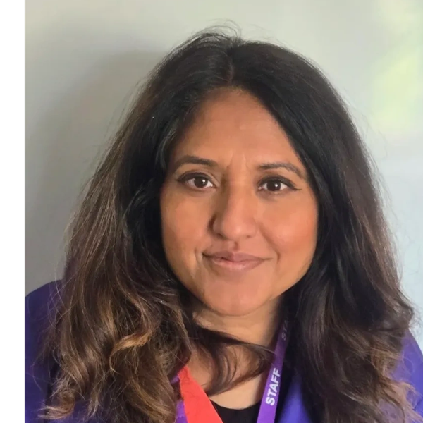 Portrait of Fouzia Hinchliffe, Director and Co-Founder of Lets-Talk2day CIC.