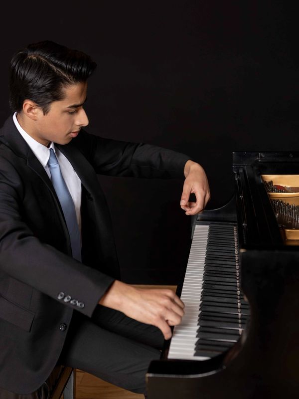 Young maestro to program WFMT