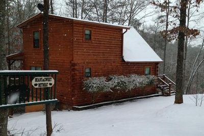 Cozy Cabin-real log cabin stay experience. Loft bed, woodsy decor, near to  town - West Union