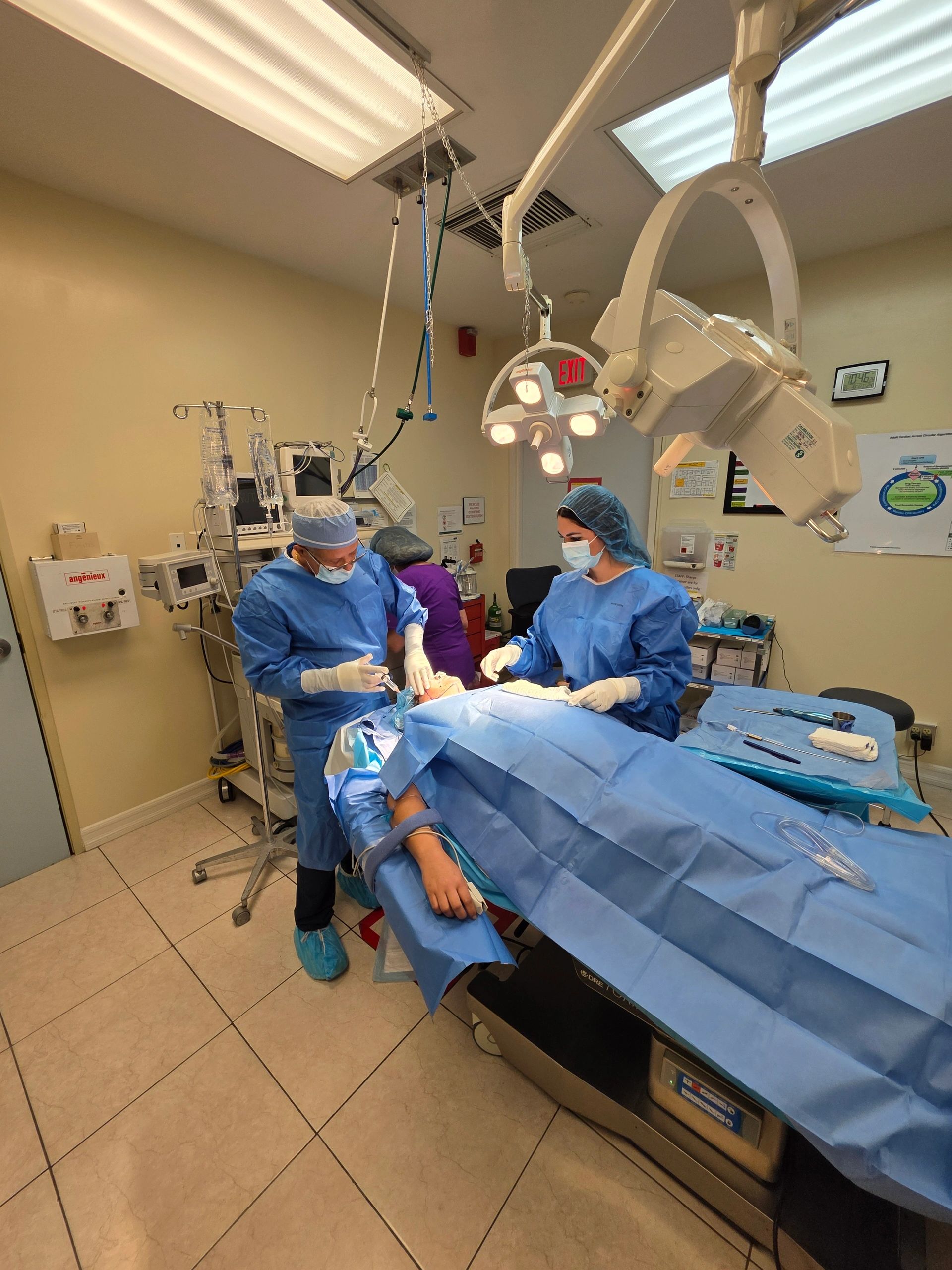 Dr Augusto Rojas MD