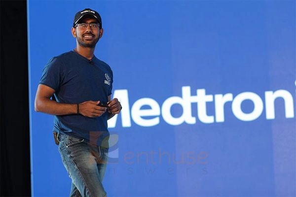 Sharing motivational stories during a corporate talk for the Medtronic India Team in Thailand