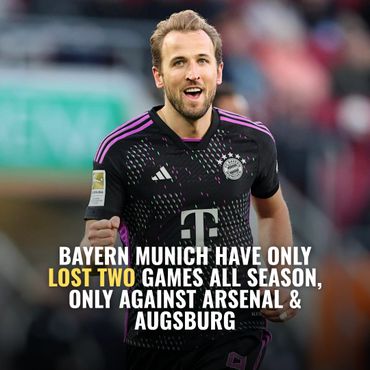 Bayern Munich player celebrating with text about their limited losses this season.