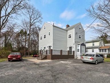 33 Arcadian Way, Paramus 