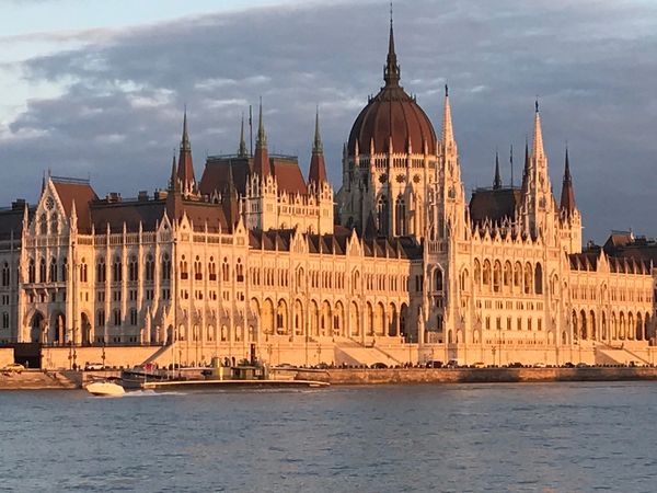 Budapest Partlement