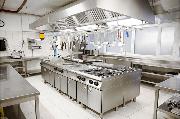 A picture of the clean Kitchen in a restaurant
