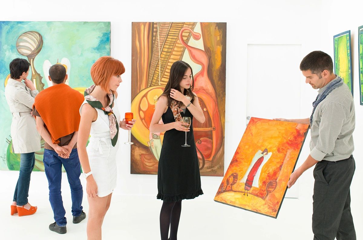 Selling Art in Galleries: Everything You Need To Know