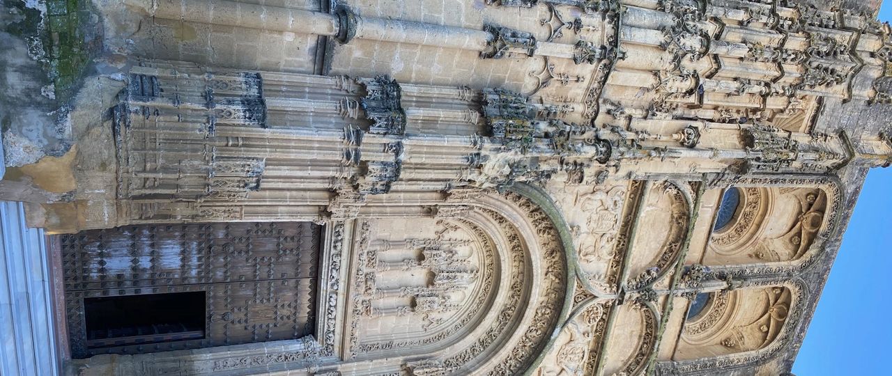 Portada de la Basílica de la Asunción 