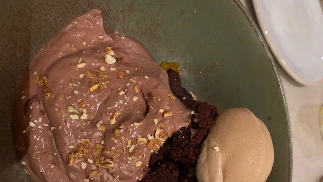 brownie con helado de café 